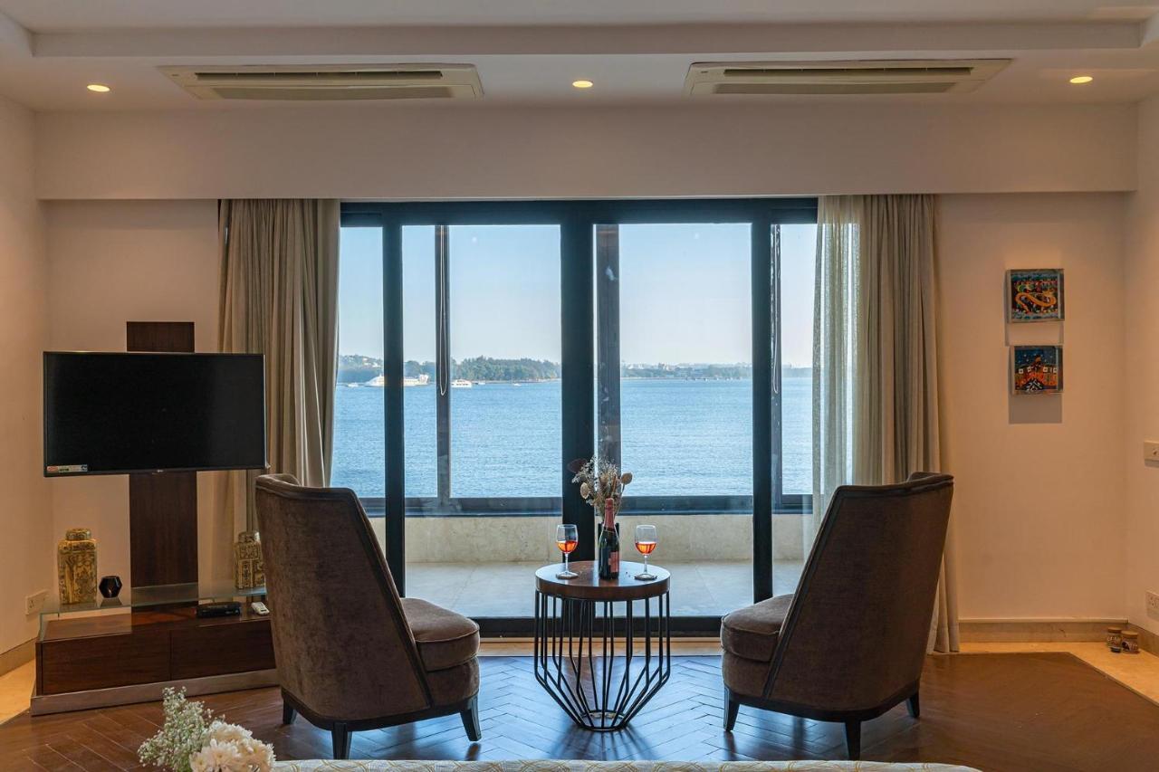 Oceanic Sunsets With River View, Comp Breakfast & Infinity Pool At Stayvista Verem Extérieur photo