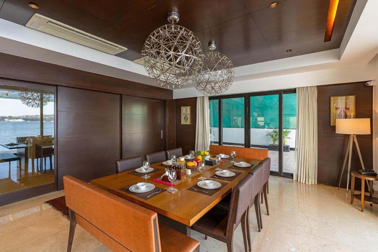 Oceanic Sunsets With River View, Comp Breakfast & Infinity Pool At Stayvista Verem Extérieur photo
